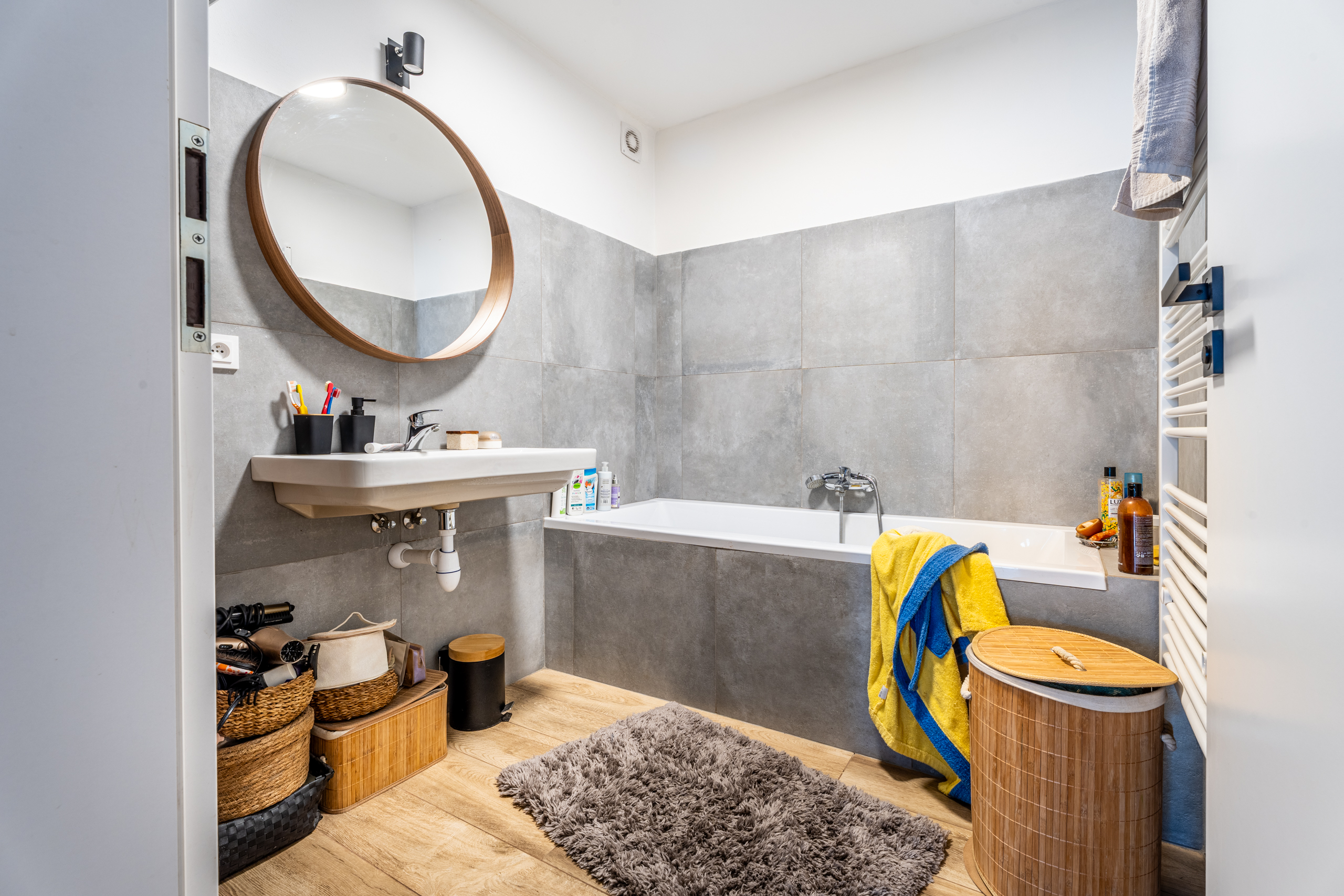 Fotografie koupelny před home stagingu